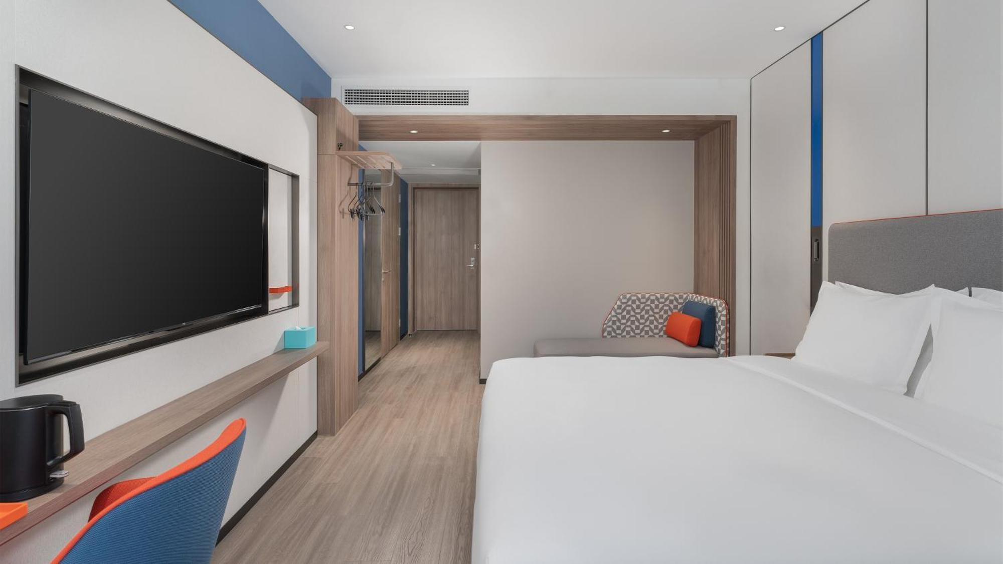 Holiday Inn Express Qingdao Shibei By Ihg Экстерьер фото