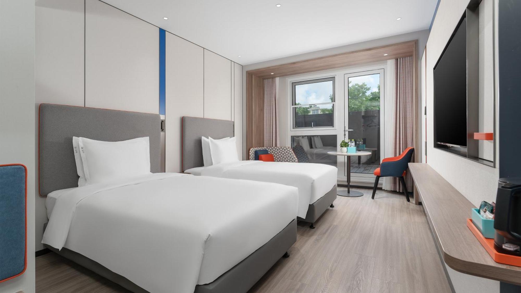Holiday Inn Express Qingdao Shibei By Ihg Экстерьер фото