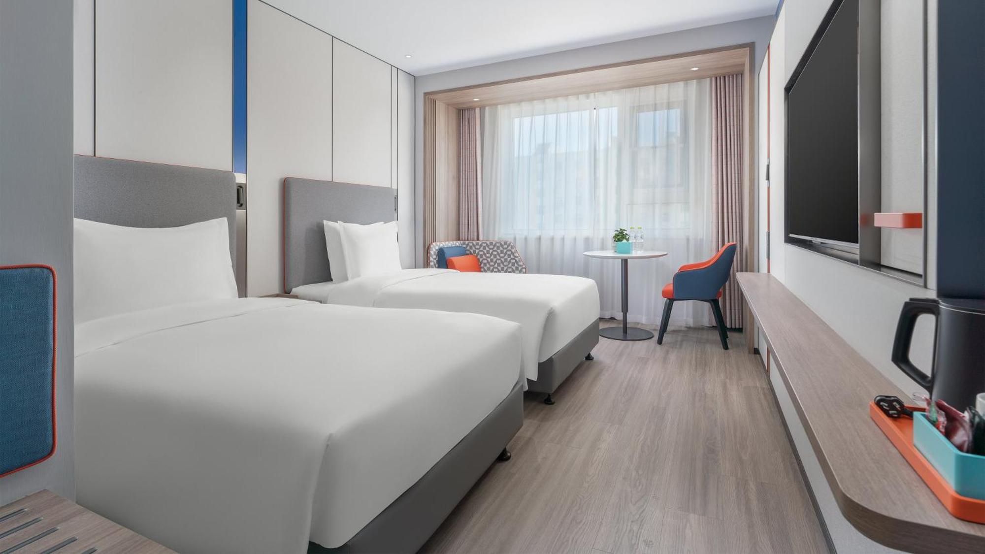 Holiday Inn Express Qingdao Shibei By Ihg Экстерьер фото