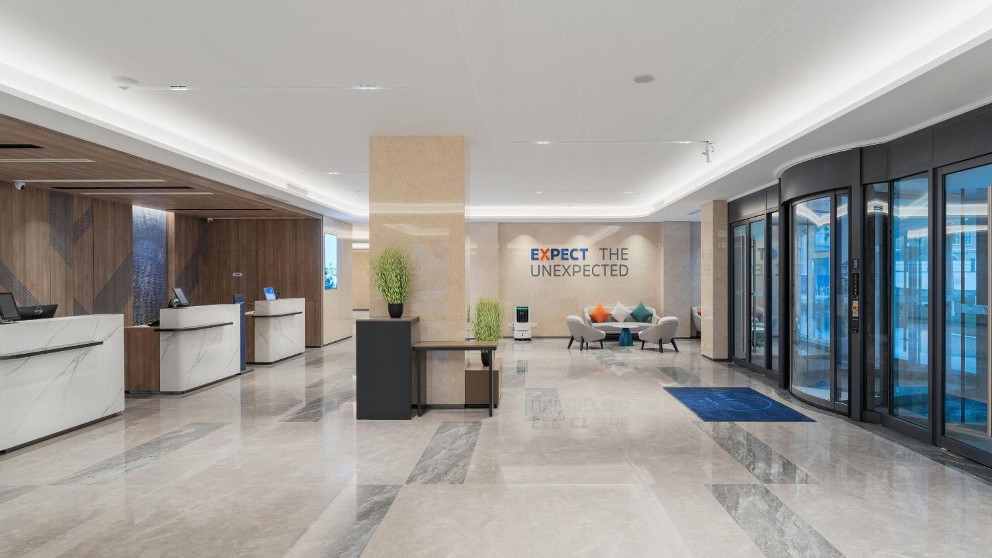 Holiday Inn Express Qingdao Shibei By Ihg Экстерьер фото