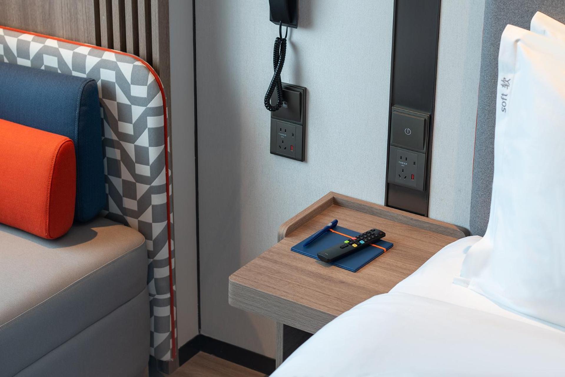 Holiday Inn Express Qingdao Shibei By Ihg Экстерьер фото